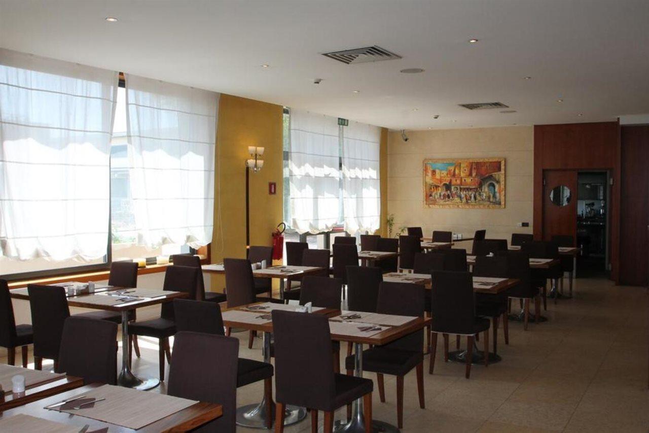 Mh Hotel Piacenza Fiera Bagian luar foto