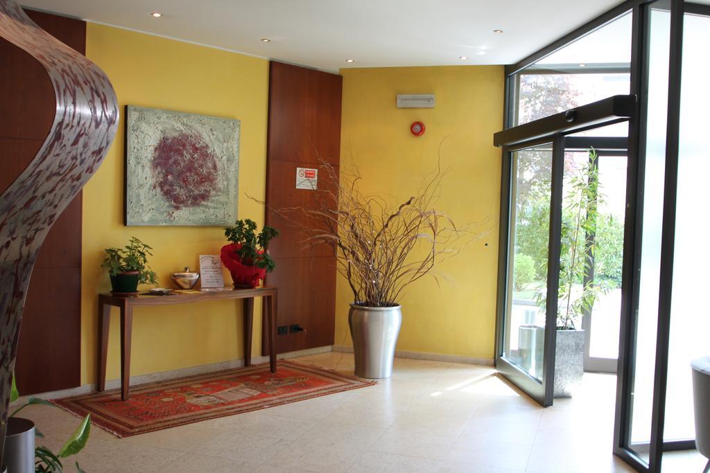 Mh Hotel Piacenza Fiera Bagian luar foto