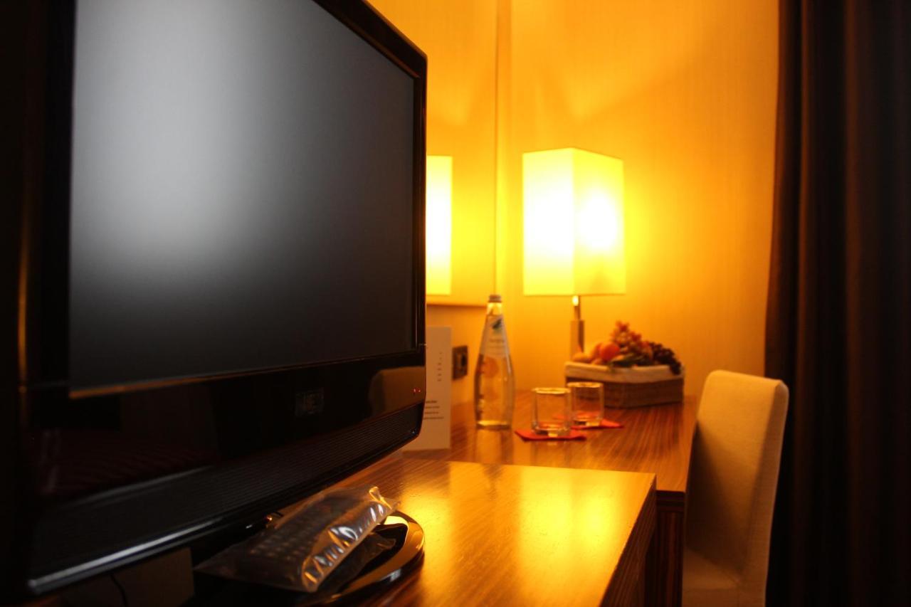 Mh Hotel Piacenza Fiera Bagian luar foto