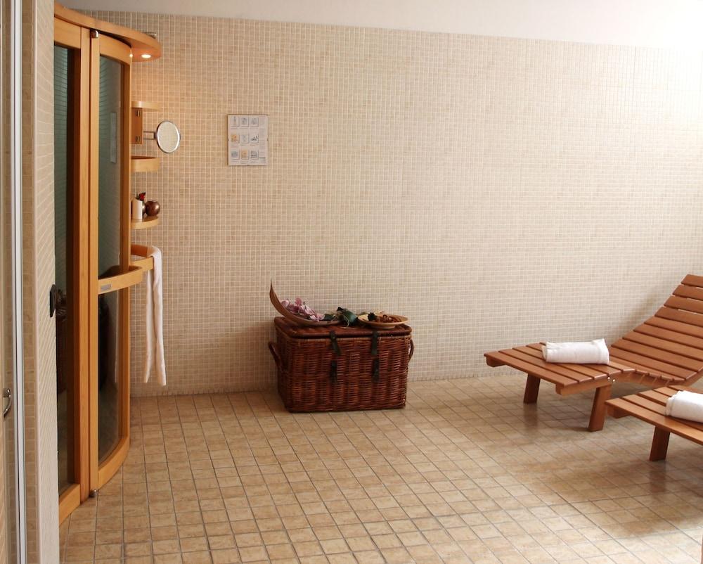 Mh Hotel Piacenza Fiera Bagian luar foto