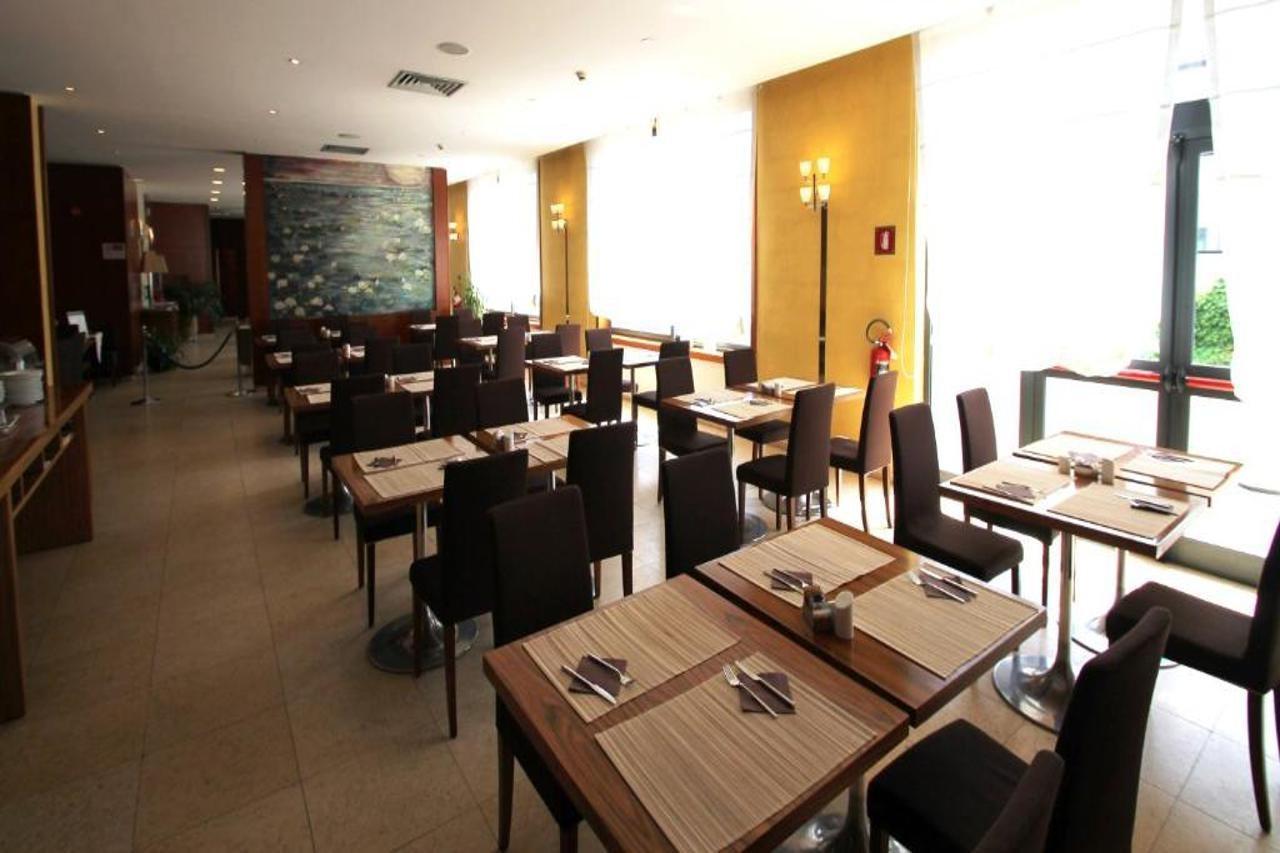 Mh Hotel Piacenza Fiera Bagian luar foto