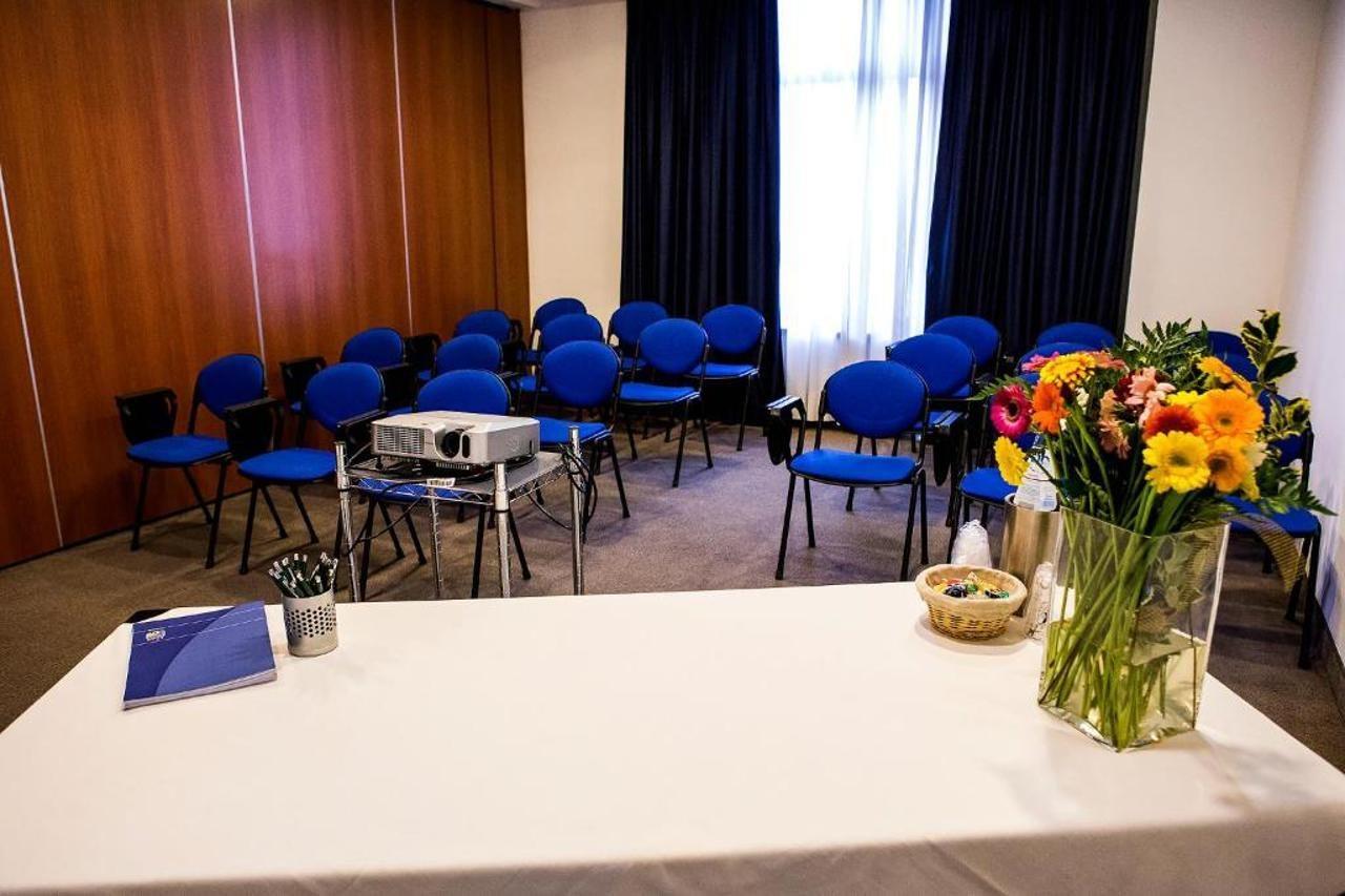 Mh Hotel Piacenza Fiera Bagian luar foto