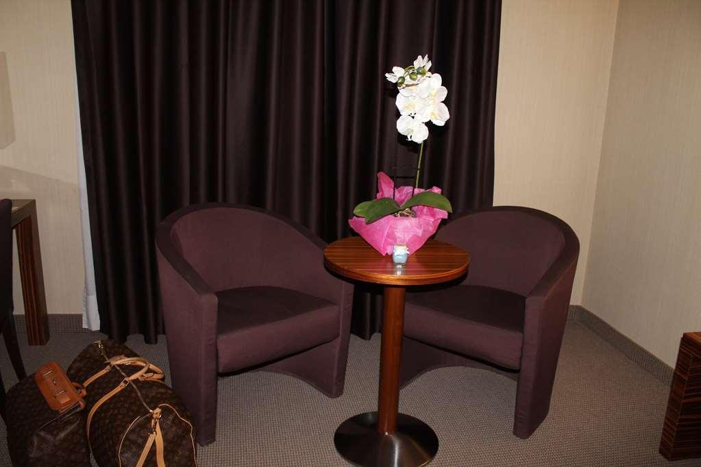 Mh Hotel Piacenza Fiera Ruang foto